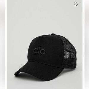 ALO Yoga District Trucker hat & Black & New